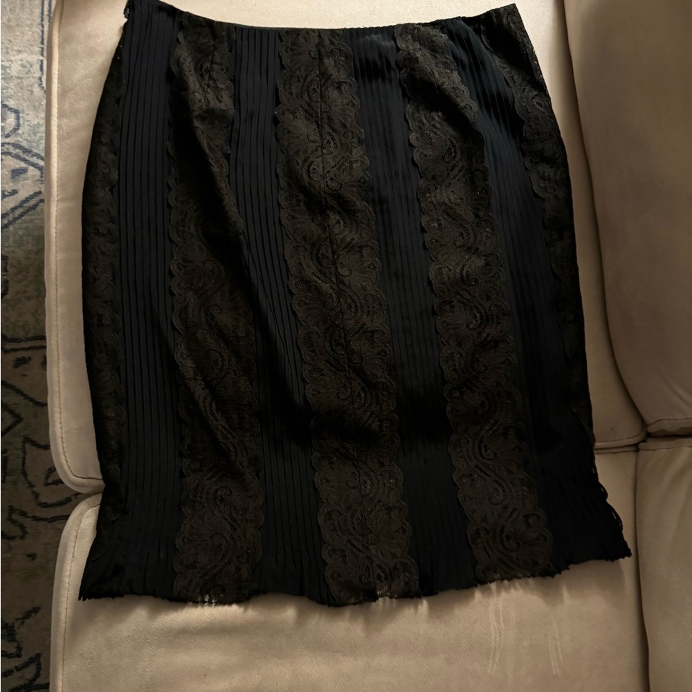 Per Se Black and Gold Lace Skirt